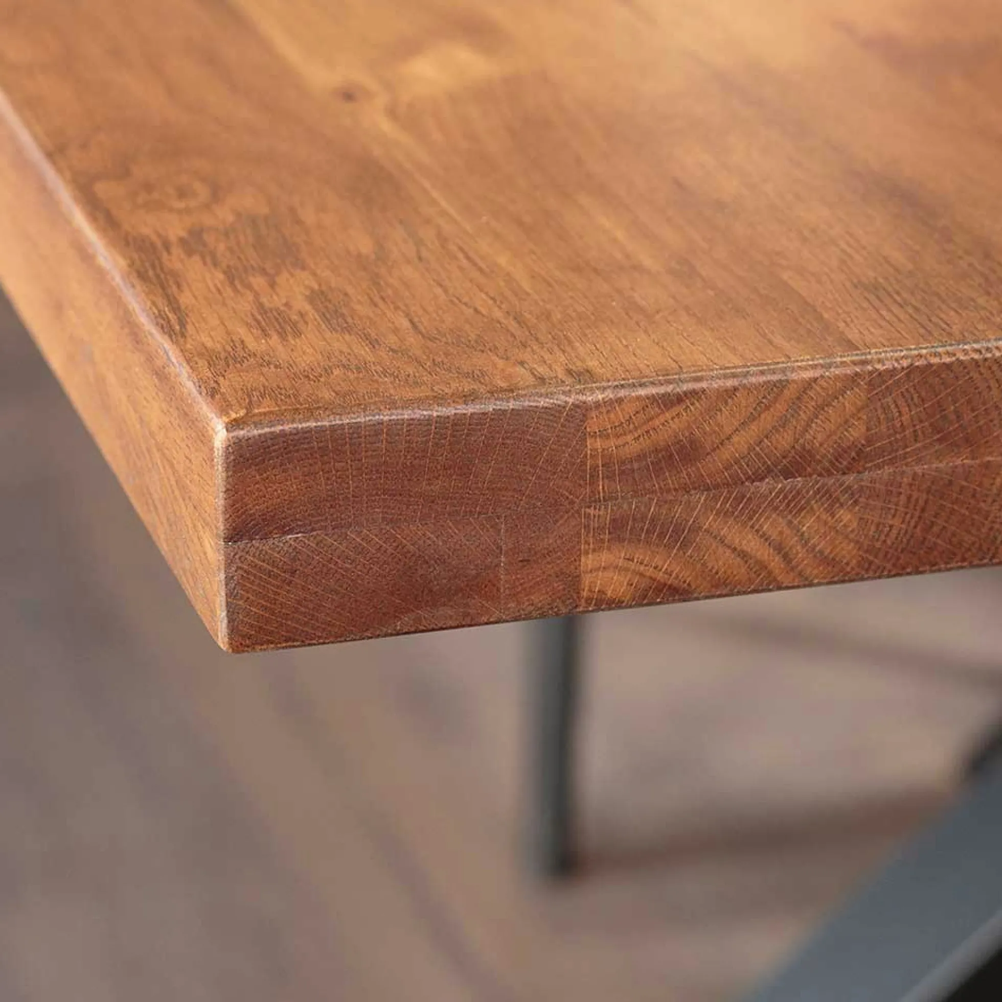 Table à manger carrée chêne métal pied croisé 150 cm OKA