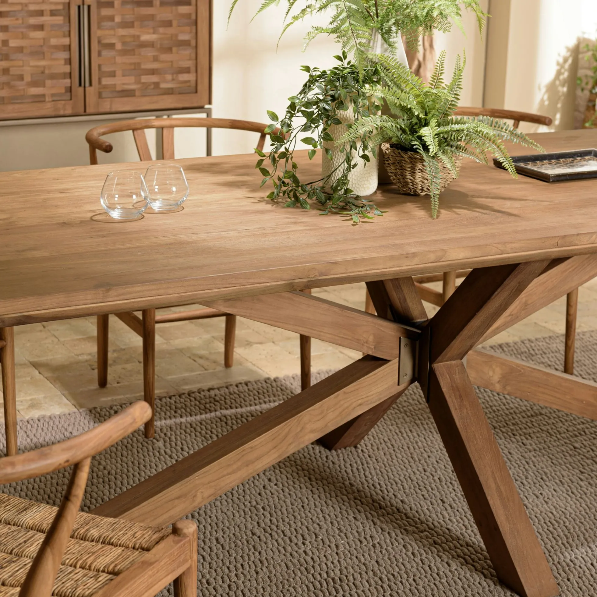 Table à manger 240 cm en teck recyclé massif pied mikado bois SWING