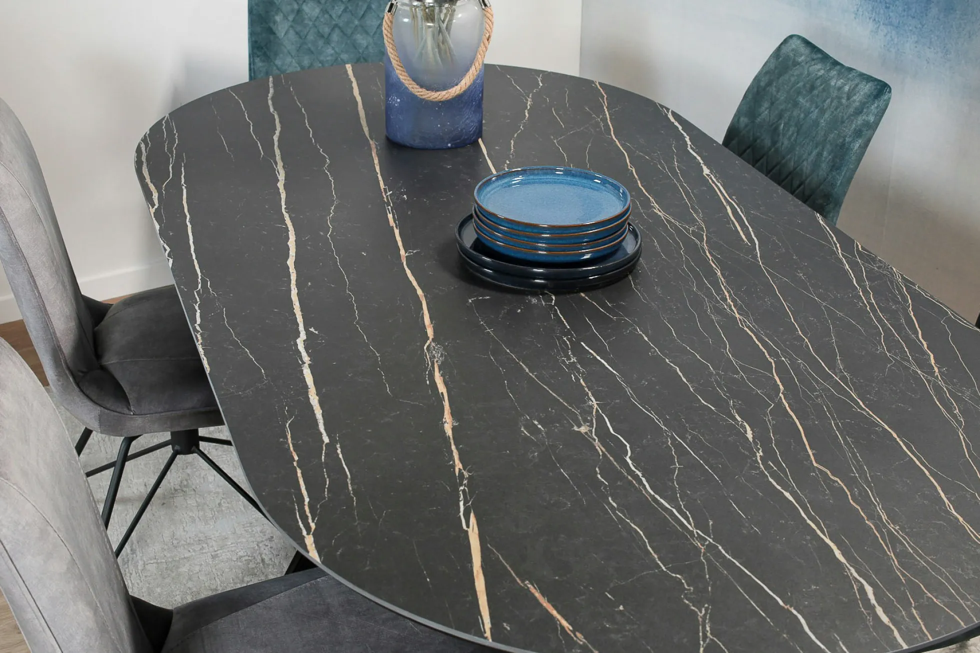 Table à manger en céramique noire mate 200 cm BERGAME