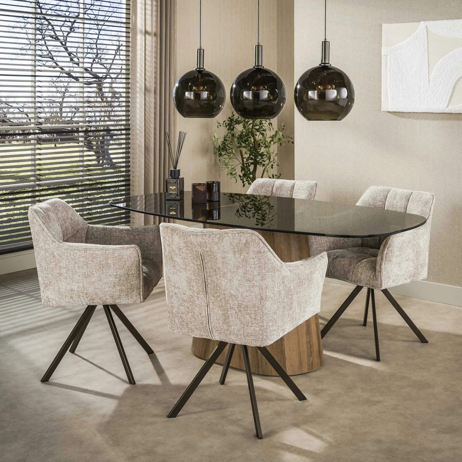 Table à manger en verre fumé design ovale organique 180 cm MILOS