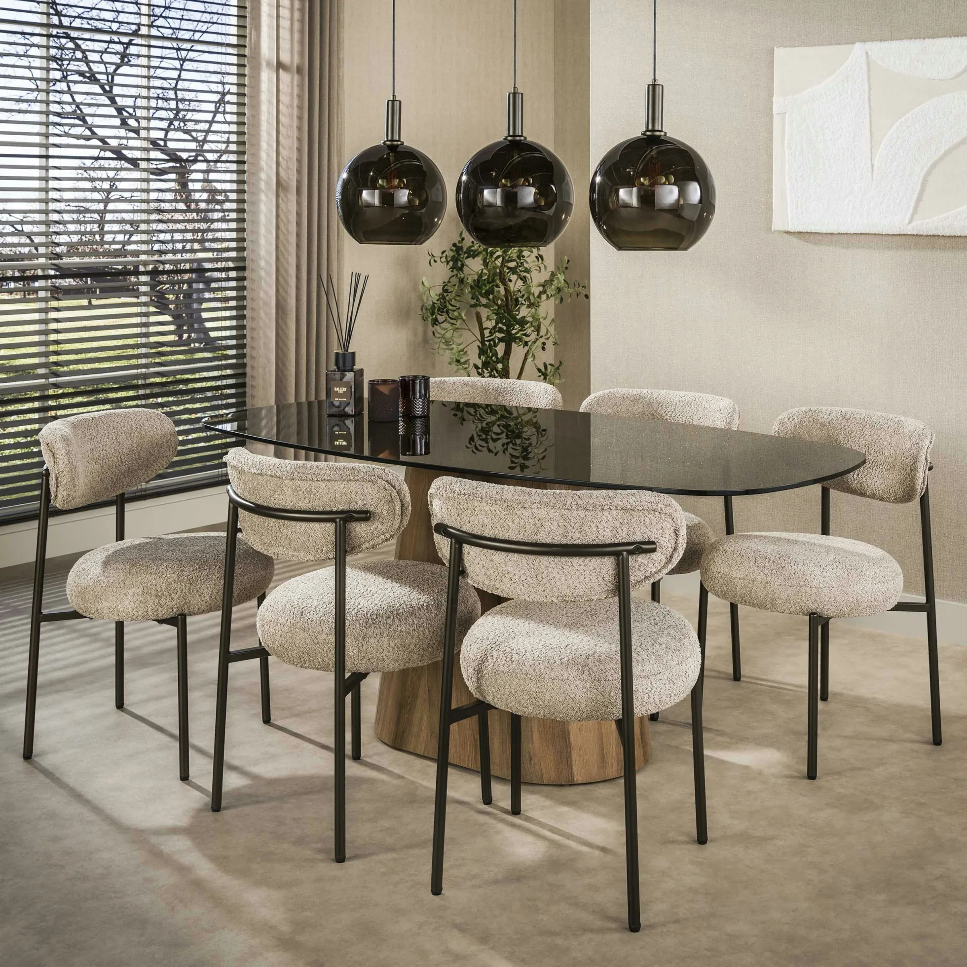 Table à manger en verre fumé design ovale organique 180 cm MILOS