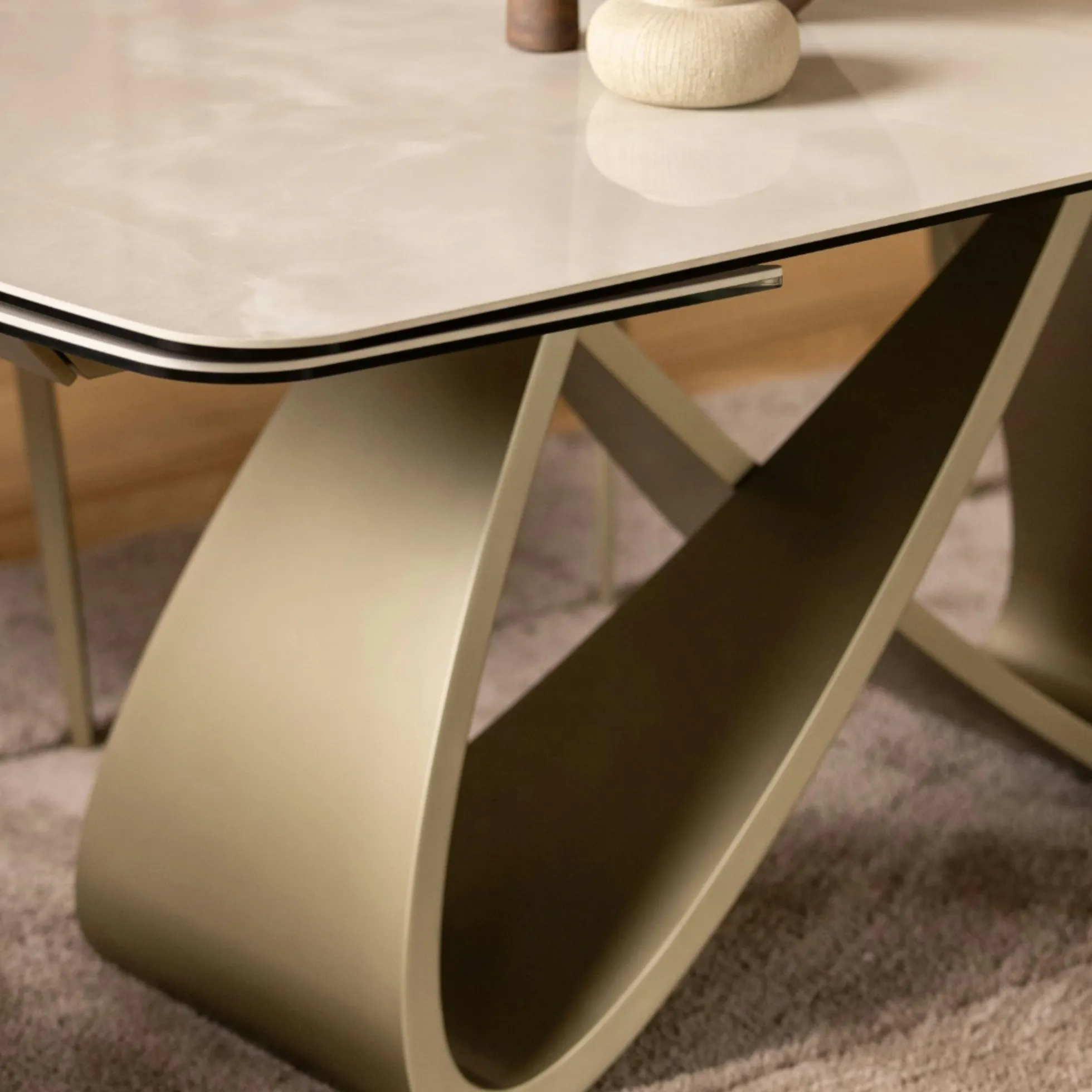 Table à manger extensible en céramique brillante 180-240 cm SYRA