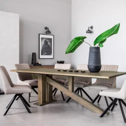 Table à manger moderne piètement oblique chêne massif 240 cm HUDSON