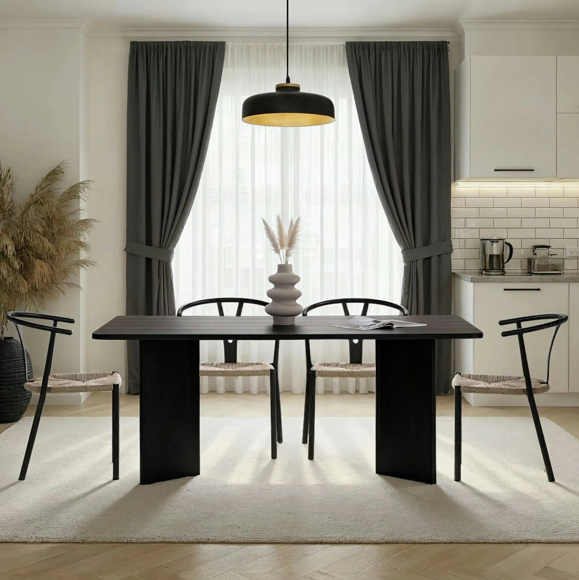 Table à manger noire bords ronds 180 cm MARFA