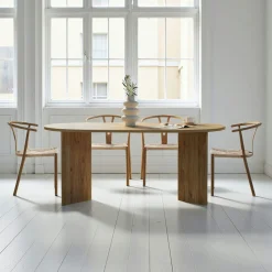Table à manger ovale effet chêne pieds en V 180 cm MARFA