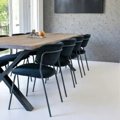 Table à rallonge en bois de chêne fumé avec bordures naturelles 240 cm SAVONE