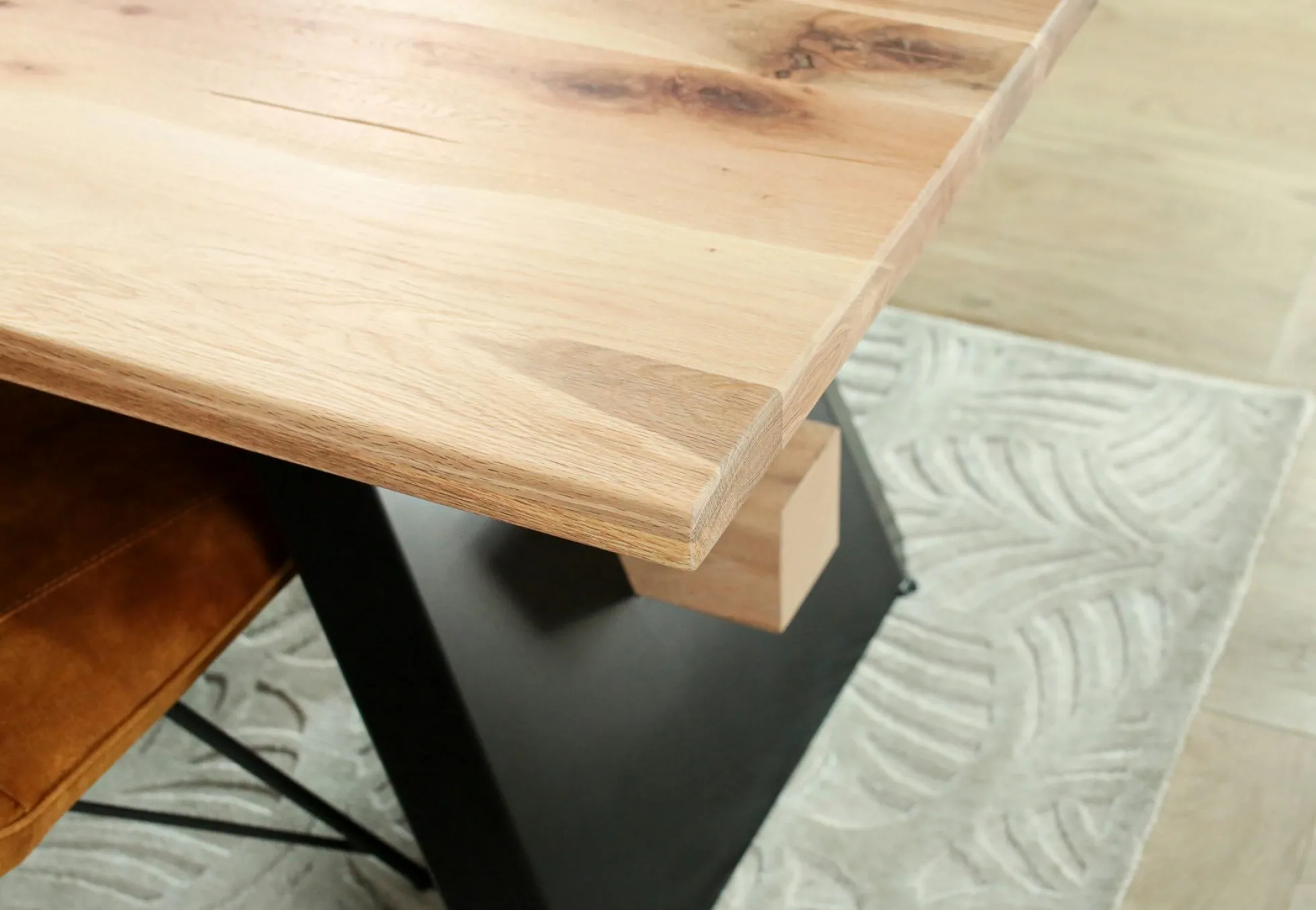 Table rectangulaire en chêne blanc avec poutre centrale 200 cm CORNWALL
