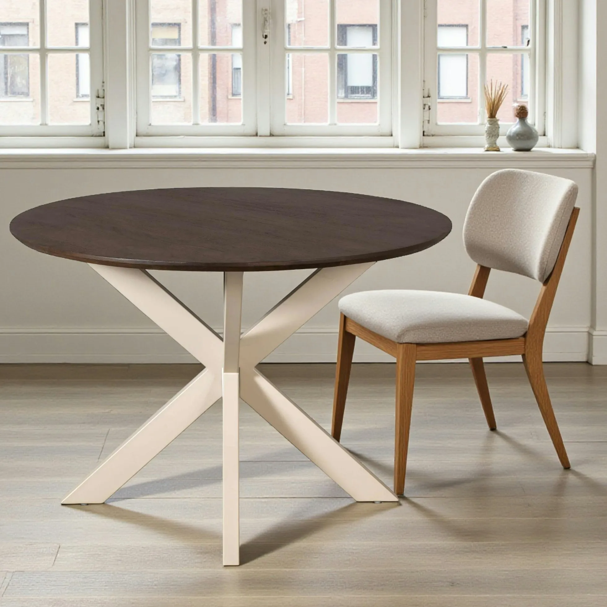 Table ronde bois brun pied blanc Ø150 cm CORTINA