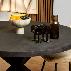 Table ronde bois noir à pied central Ø150 cm RIVANO