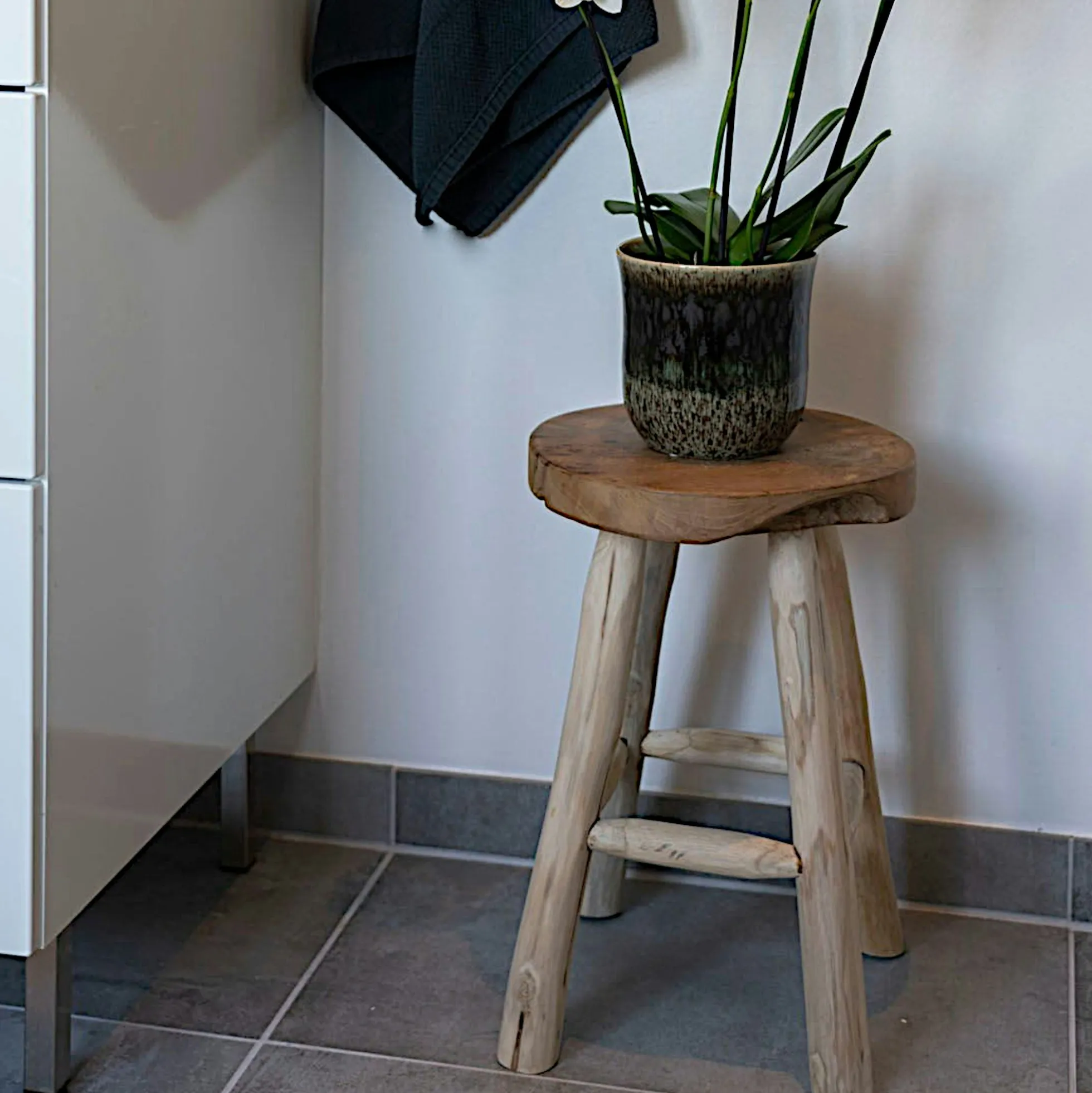 Tabouret rond en bois de teck avec 4 pieds - style campagne ARIZONA