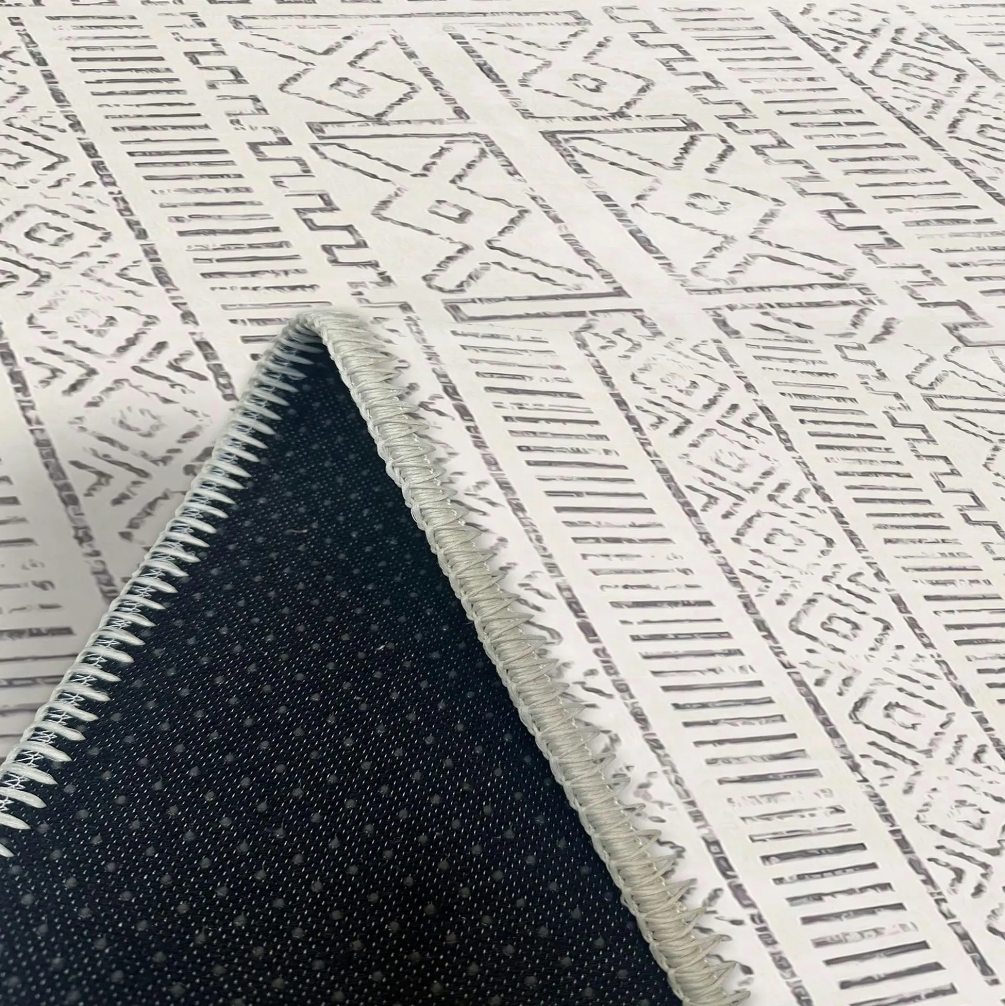 Tapis écru contrasté – motifs graphiques, 160x230 cm ISTANBUL